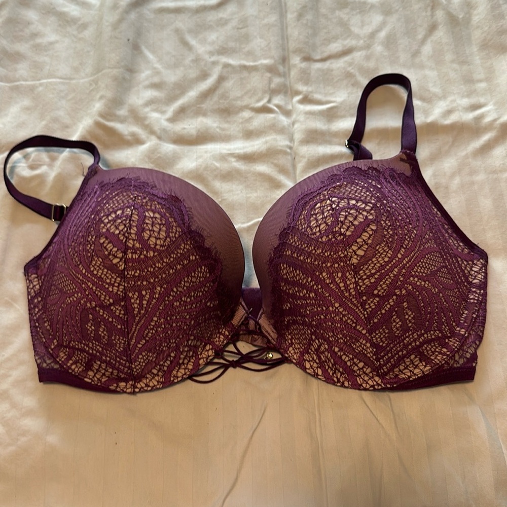 36 D Purple Lace Victorias Secret push-up tshirt Bra
